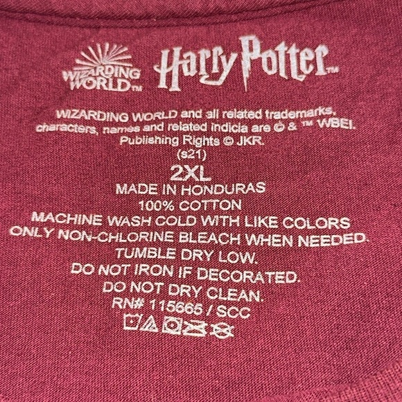 Harry Potter Wizarding World Gryffindor Quidditch Shortsleeved Tee 2XL - Picture 4 of 5